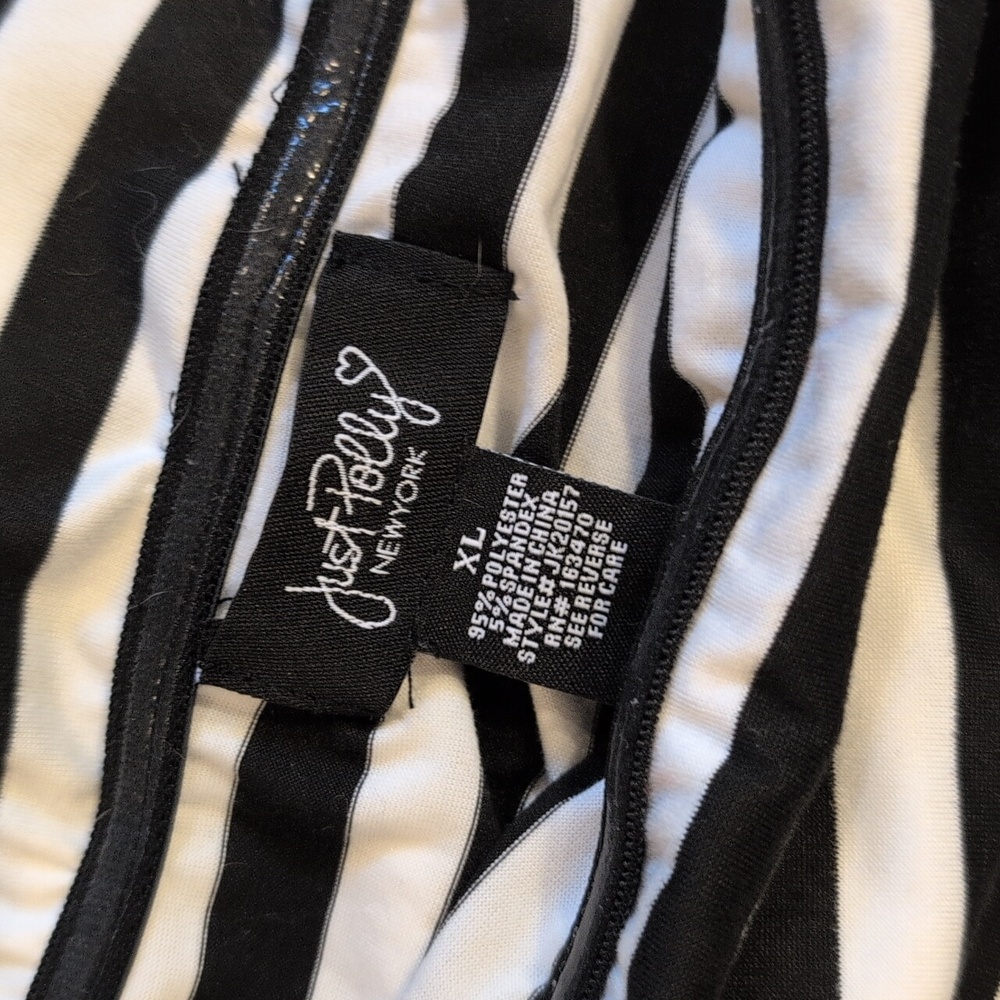 Black and White Striped Off-Shoulder Top - Picture 6 of 7